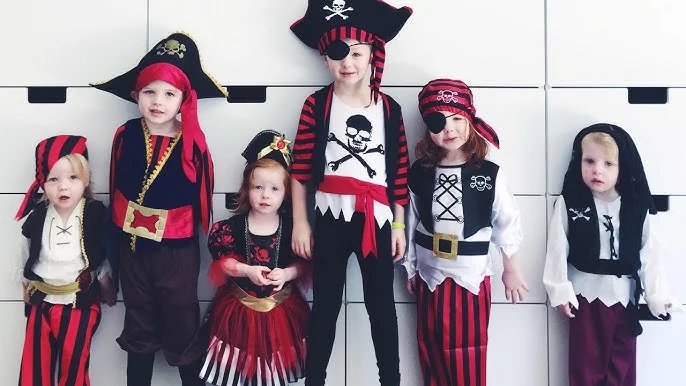 cute pirate costume teens 2 people